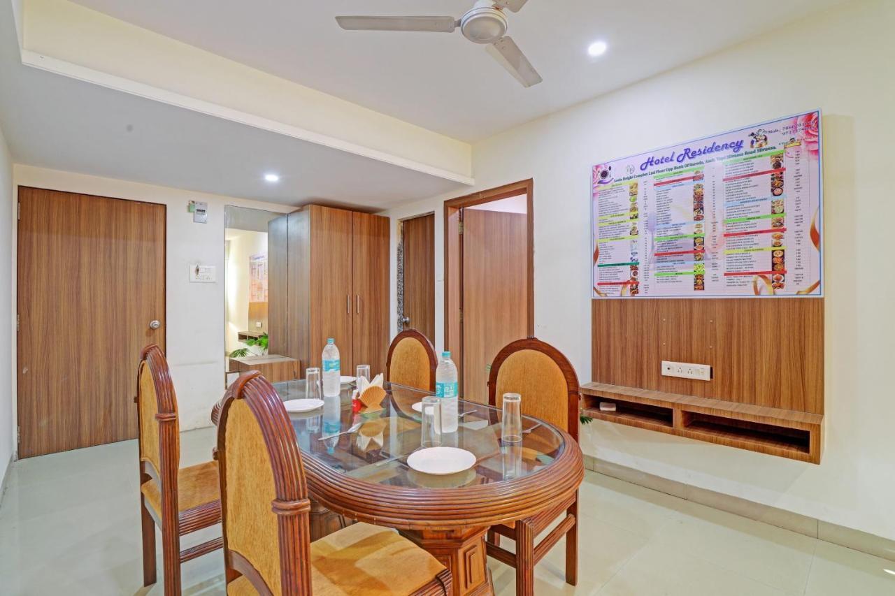 Oyo Flagship Hotel Residency Silvassa Buitenkant foto