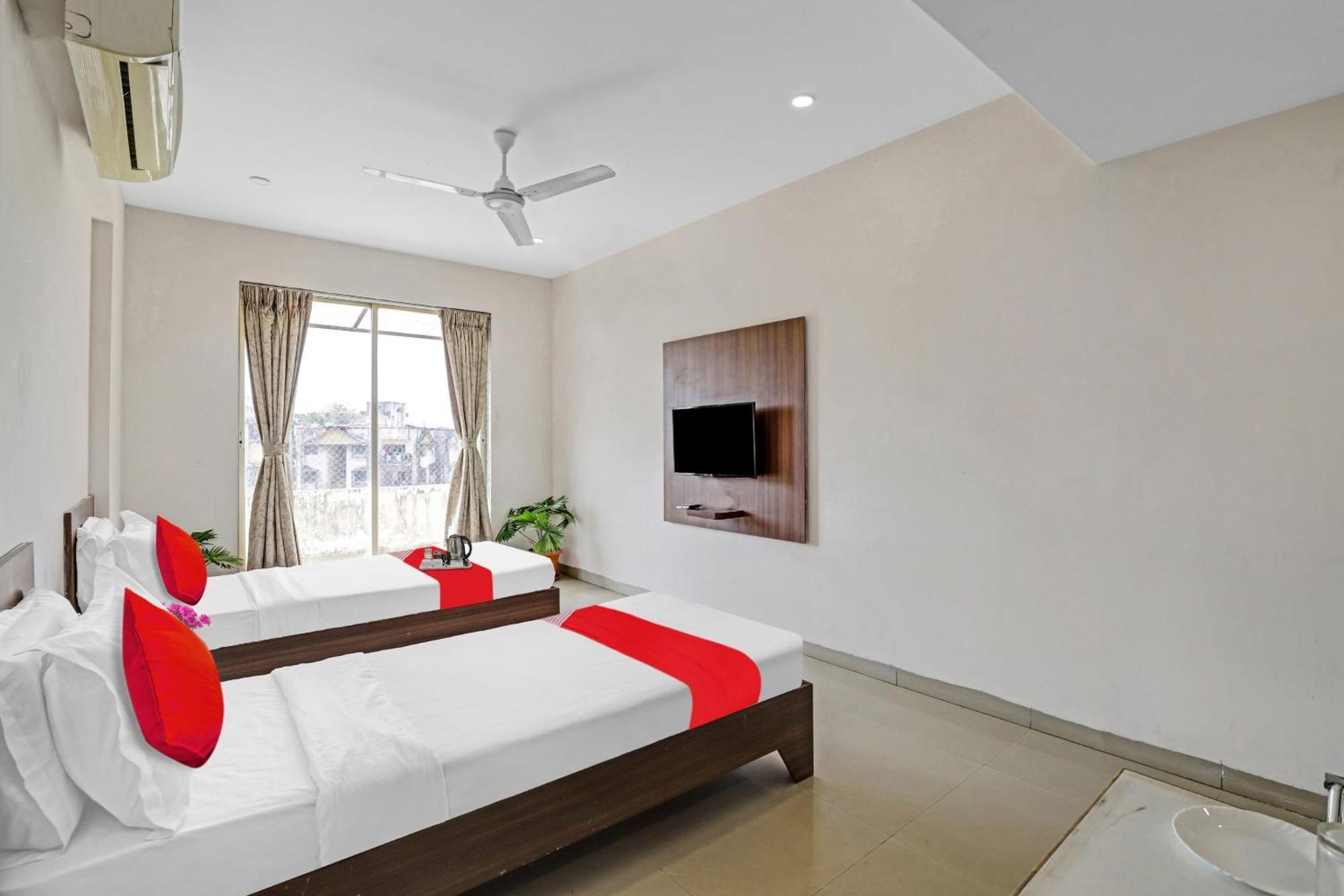 Oyo Flagship Hotel Residency Silvassa Buitenkant foto